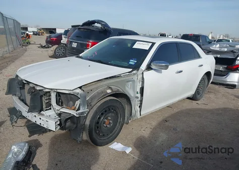 2017 Chrysler 300C z USA, uszkodzony, nr VIN 2C3CCAEG7HH586742